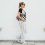 DIY Stoffe Outfit - Cutline Crossbag - Velvet Mauve - Weste Wilmsy