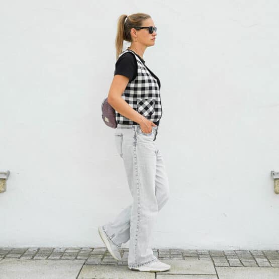 DIY Stoffe Outfit - Cutline Crossbag - Velvet Mauve - Weste Wilmsy