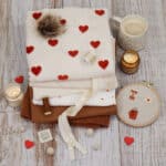 DIY Stoffmix - Reißverschluss - Stickset - Label - Garn - Pompons