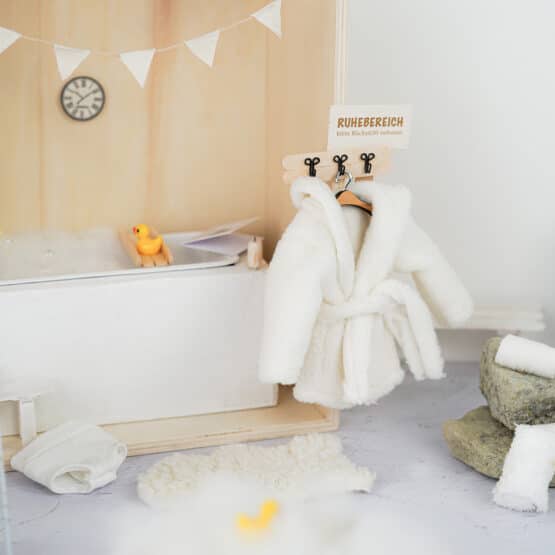 DIY Wichtelwelt - Bastelhölzer - Badeente - Bademantel - Haken - Schlüppi - Postkarte