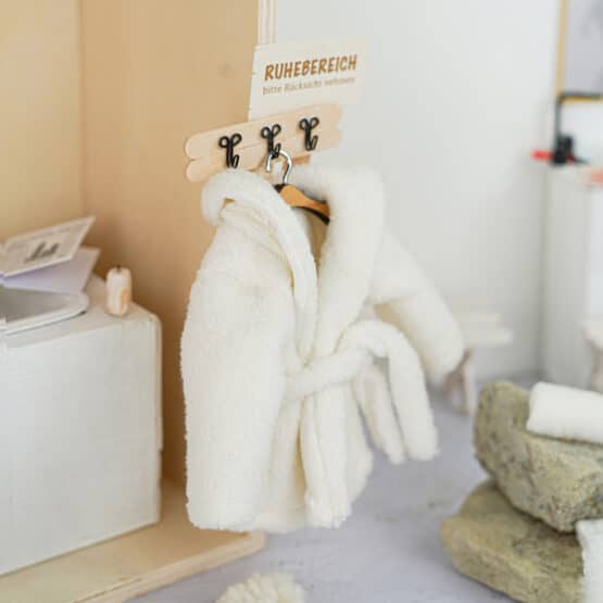 DIY Wichtelwelt - Bademantel - Haken - Bastelhölzer