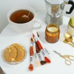 DIY Stoffe Inspiration - Stickset Hot Drinks - Sticktwist - Schere