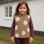 Maedchen Weste Teddyfleece Big Dots Smoky Camel Beige 2 Ki