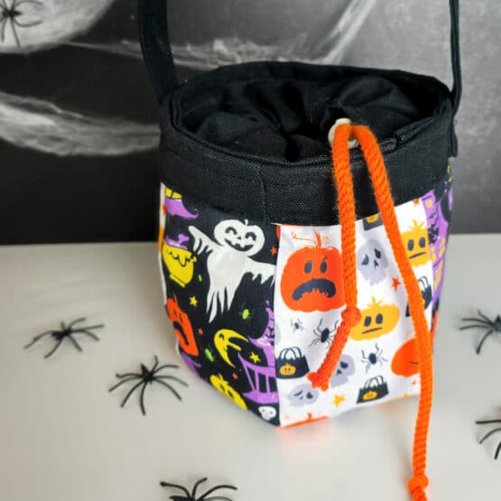 Cute Halloween Friends Mu