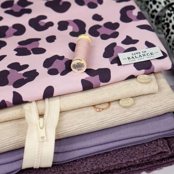 DIY Stoffmix - Reißverschluss - Label - Garn