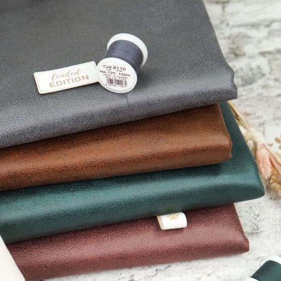 DIY Stoffmix - Kunstleder Shiny Suede - Label - Garn