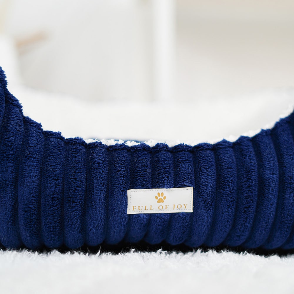 DIY Stoffe Inspiration - Hundekörbchen - Tierbett - Tierkörbchen Animal - Katzenkörbchen - Soft Velvet Nachtblau - Shiny Velvet Cremeweiß - Label