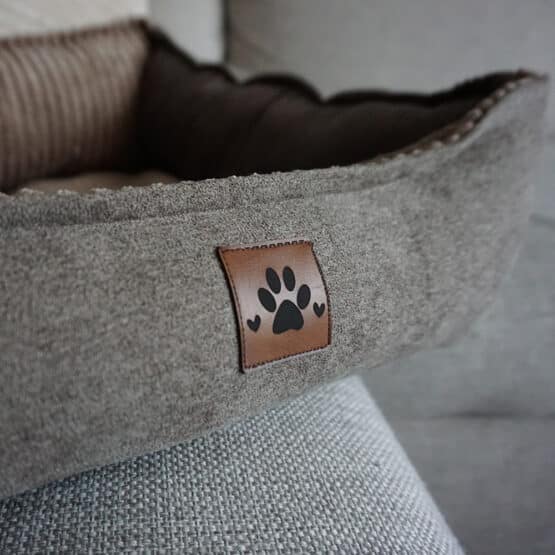 DIY Stoffe Inspiration - Hundekörbchen - Tierbett - Tierkörbchen - Animal - Katzenkörbchen - Velour Deko Dunkles Smoky Beige - Velvet Toffee - Label