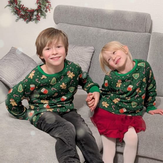 DIY Stoffe Outfit - Sweater Partnerlook Weihnachten - Alpenfleece Happy Gingerbread Dunkles Grün