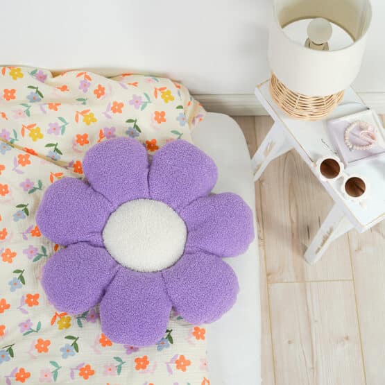 Diy Stoffe Inspiration 604c Blumen Kissen Boucle Lavendel Cremeweiss