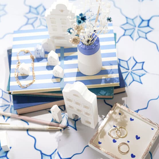 Diy Stoffe Inspiration 604l Giessen Paket Untersetzer Quadrat Haeuser Mini Vase Pigment Ultrablau Weiss Spiegelfolie