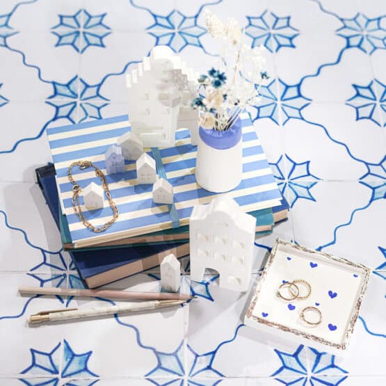 Diy Stoffe Inspiration 604m Giessen Paket Untersetzer Quadrat Haeuser Mini Vase Pigment Ultrablau Weiss Spiegelfolie