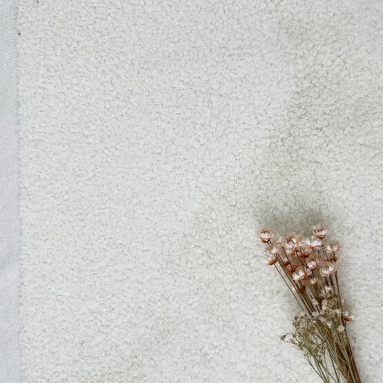 Boucle Cremeweiss B Ware 2