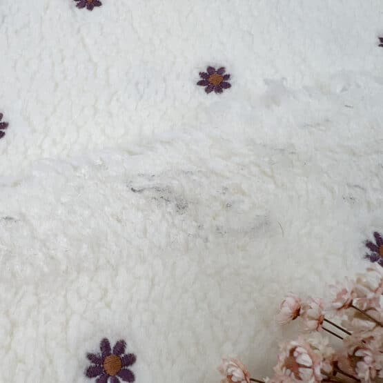 Boucle Gestickte Blumen Wollweiss B Ware 2