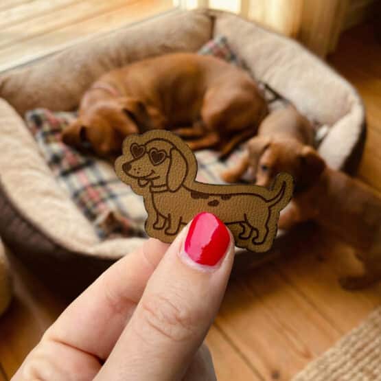 Kunstleder Label Dackel mit Sonnenbrille