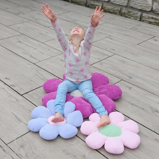 Diy Stoffe Inspiration 604k Blumen Kissen Frotteejersey Pastellmintgruen Lavendel Rosa Velvet Breitcord Fuchsia Natur