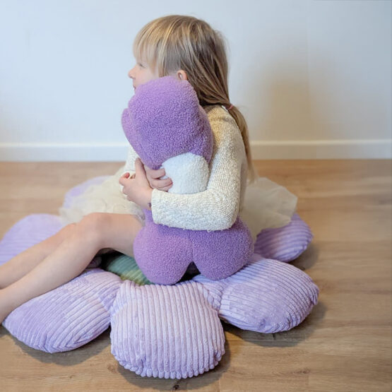 DIY Stoffe Inspiration - Blumen Kissen - Boucle - Lavendel - Cremeweiß - Velvet - Pastell Lavendel